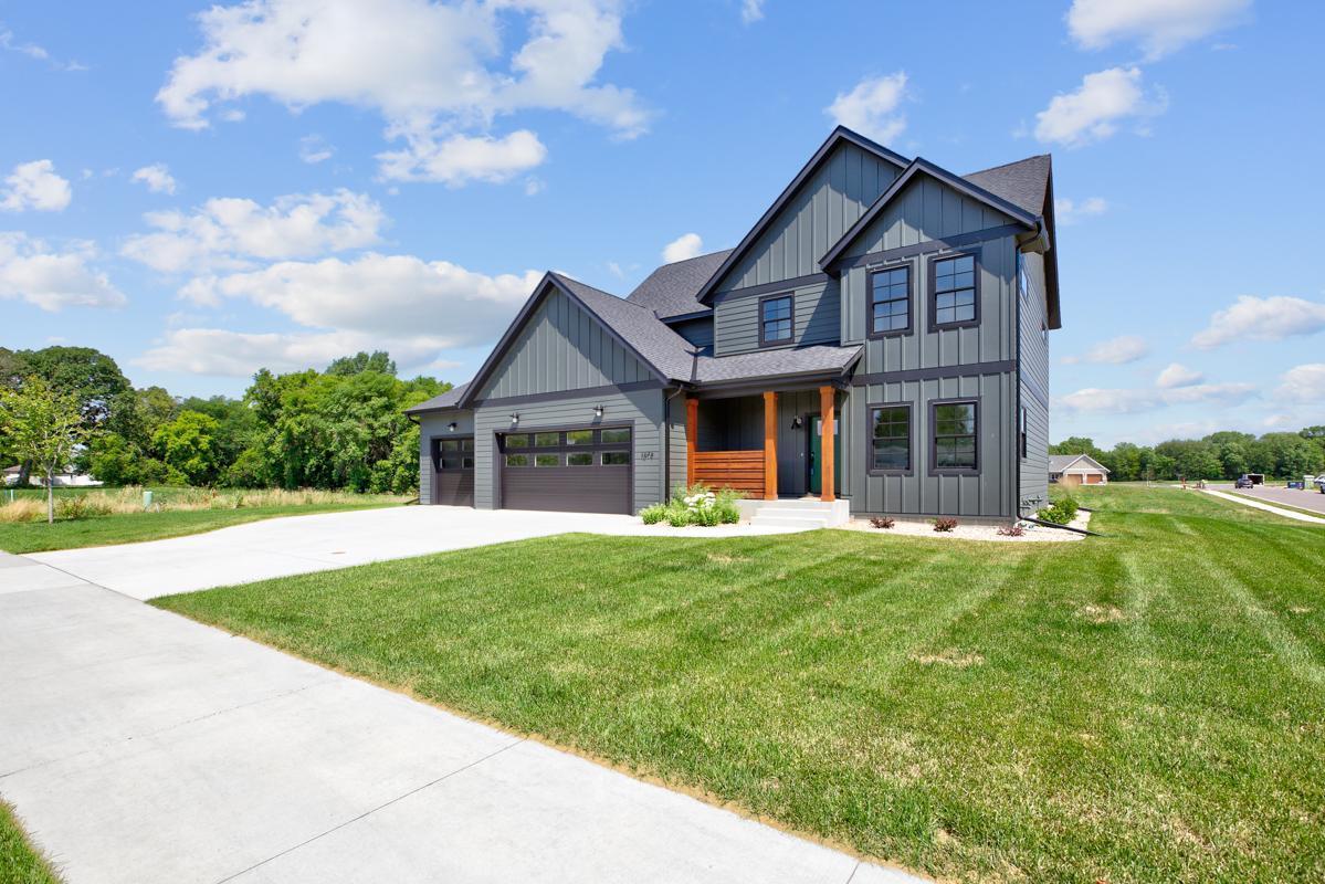 1674 Countryside Drive, North Mankato, Minnesota image 1