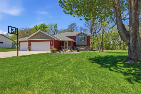 Homes For Sale - 681 W River Drive<br/> New London, MN 56273