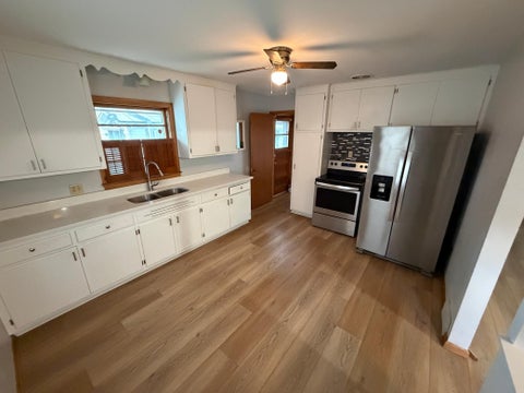 Townhouse For Rent - 2702 W 66th Street<br/> Minneapolis, MN 55423