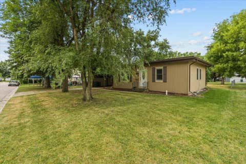 Homes For Sale - 609 Center Street<br/> Wahpeton, ND 58075