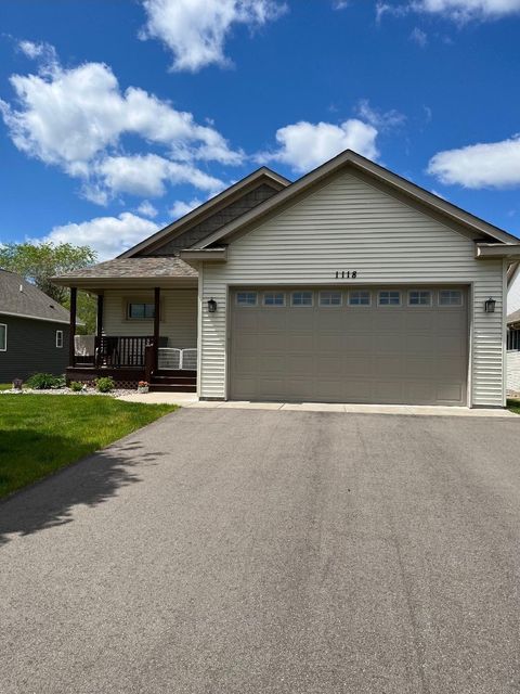 Homes For Sale - 1118 Melody Court<br/> Isanti, MN 55040