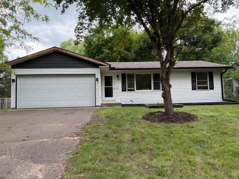Homes For Sale - 1405 Carriage Hills Drive<br/> Cambridge, MN 55008