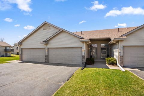 Townhouse For Sale - 1051 Honeysuckle Lane<br/> Cambridge, MN 55008