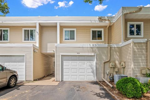 Townhouse For Sale - 919 120th Lane<br/> Anoka County, Minneapolis, MN 55448