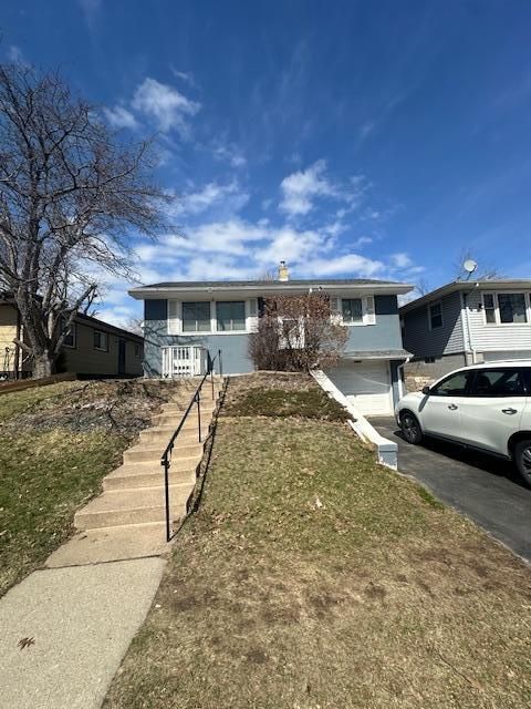 Homes For Sale - 1629 Suburban Avenue<br/> Saint Paul, MN 55106