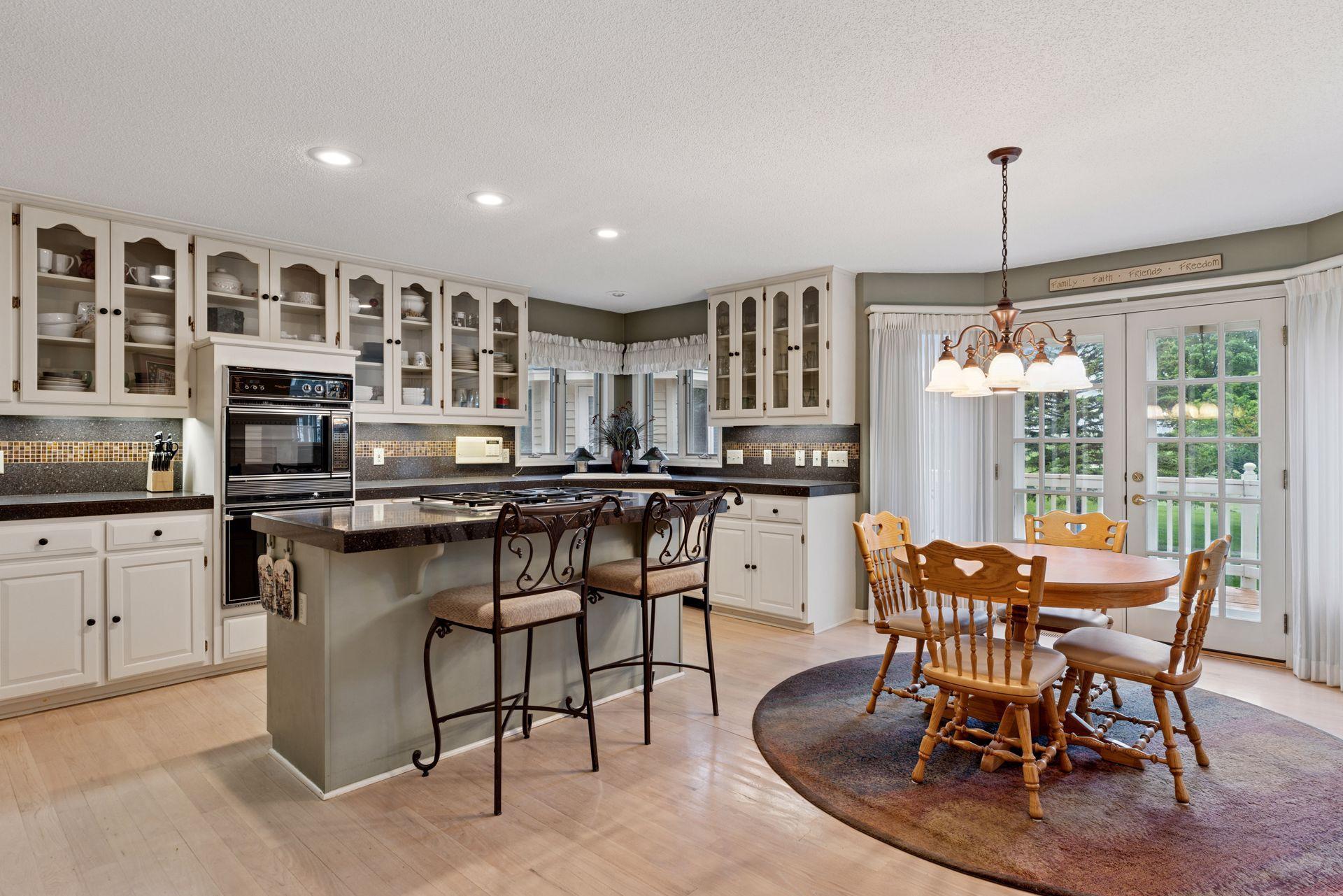 3140 Burr Oak Circle, Chaska, Minnesota image 13