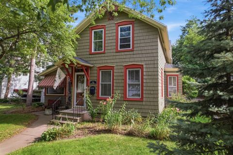 Homes For Sale - 364 W Sanborn Street<br/> Winona, MN 55987
