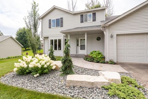 Homes For Sale - 16264 Hudson Avenue<br/> Dakota County, Lakeville, MN 55044