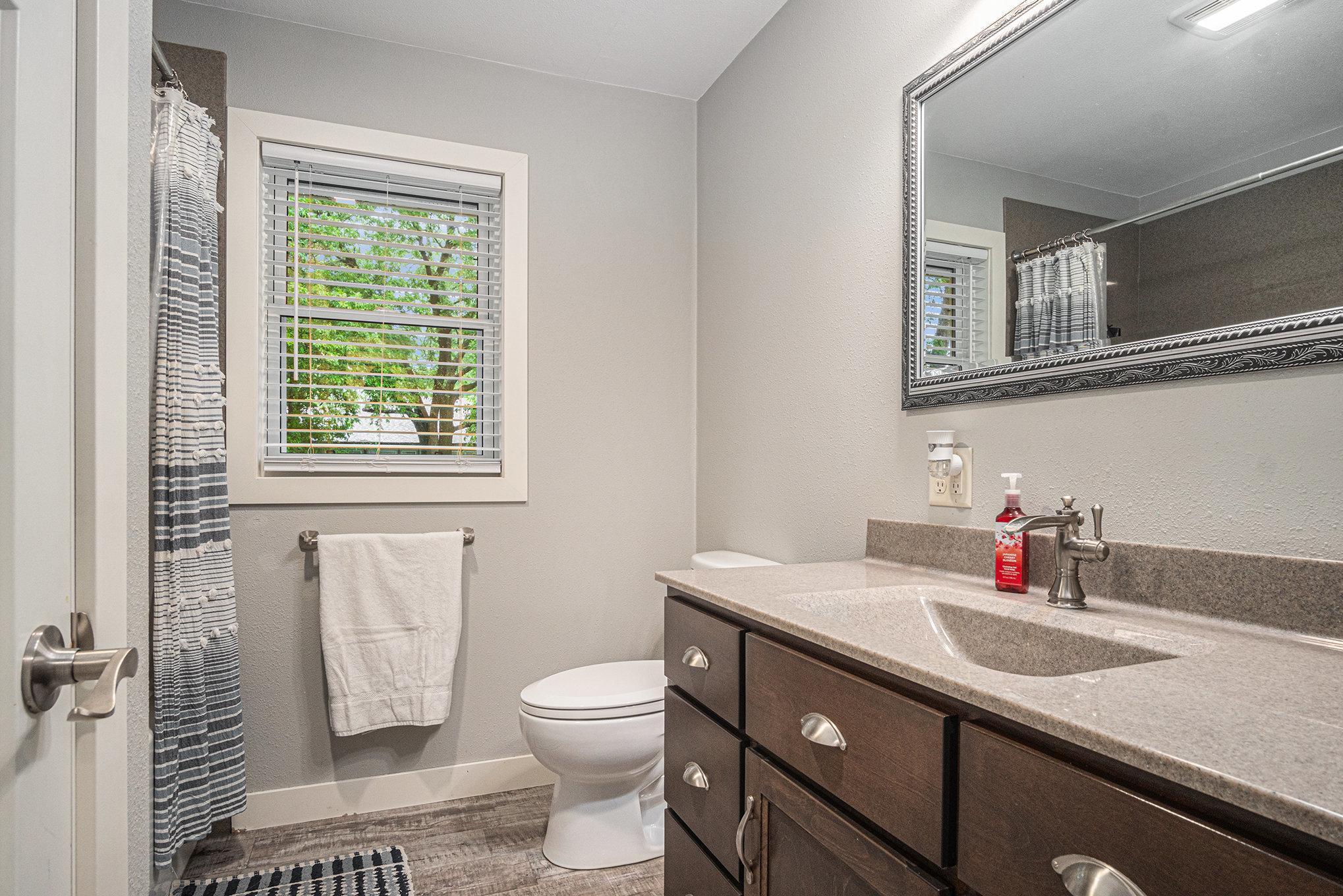 1034 Elmwood Avenue, Luverne, Minnesota image 13