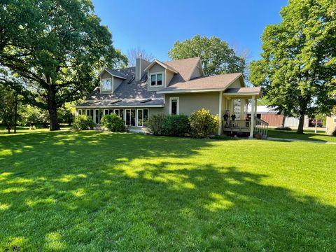 Homes For Sale - 15592 720th Avenue<br/> Freeborn County, Albert Lea, MN 56007