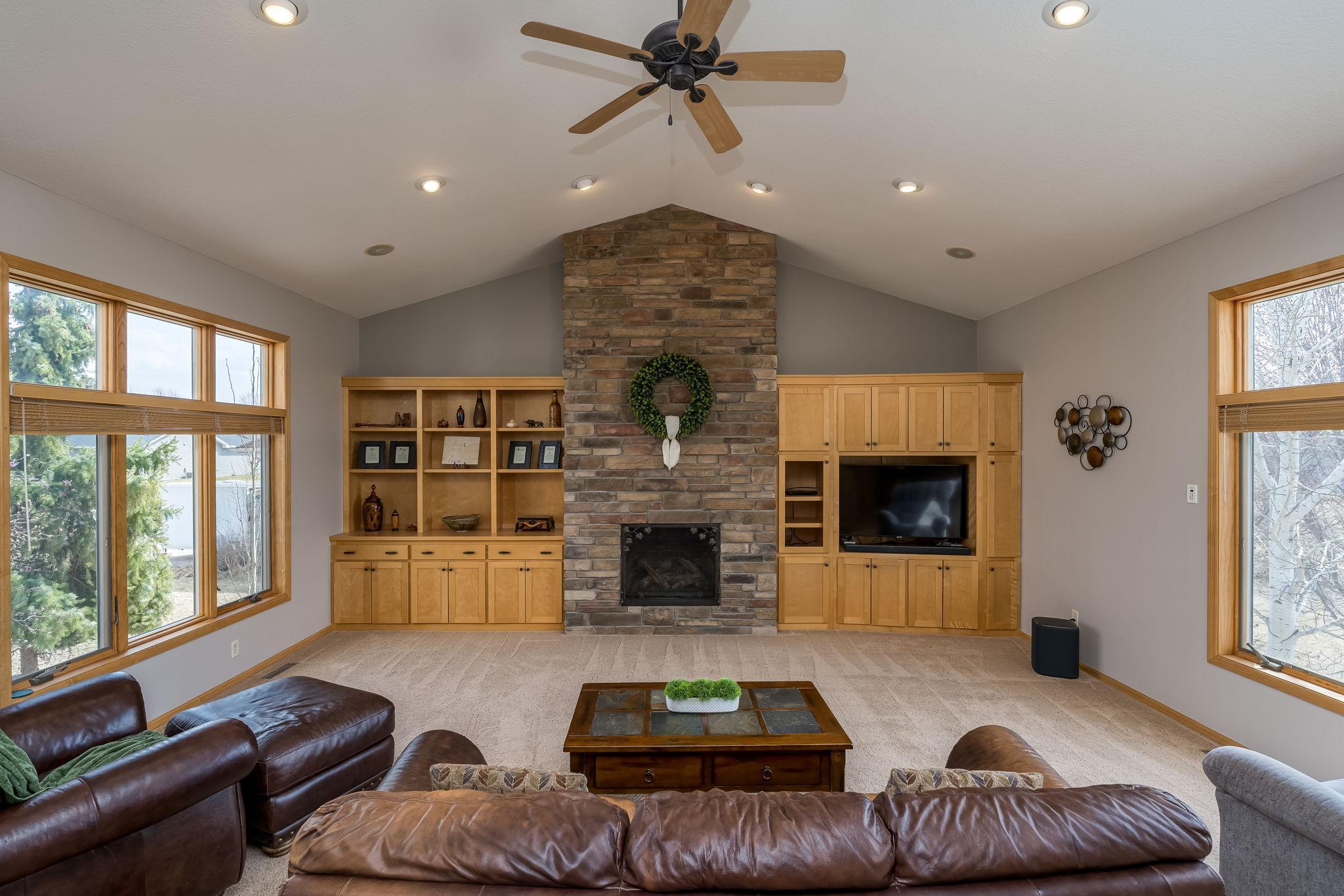 313 Cedar Trail Drive, Le Sueur, Minnesota image 5