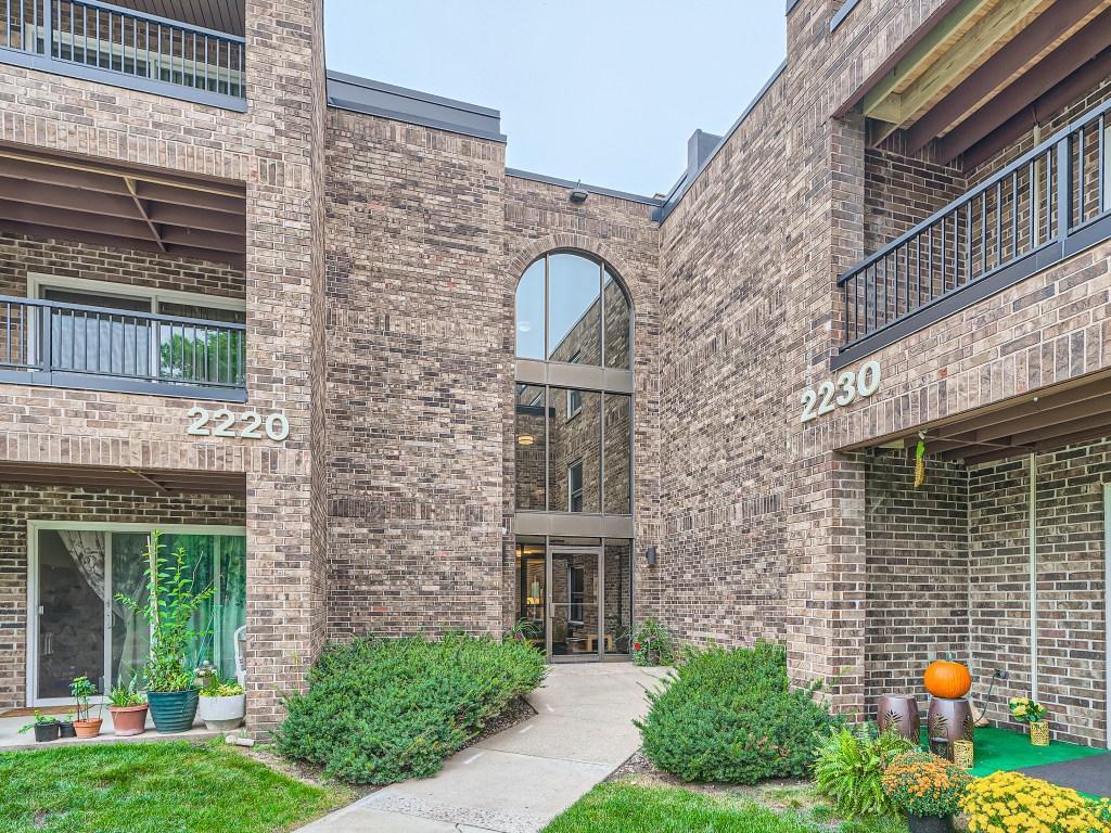 2220 Midland Grove Road #211, Saint Paul, Minnesota image 1