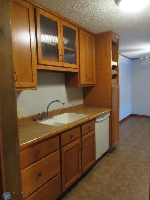 Moorhead, Minnesota 56560, United States, 2 Bedrooms Bedrooms, ,1 BathroomBathrooms,Residential,Pending,2618
