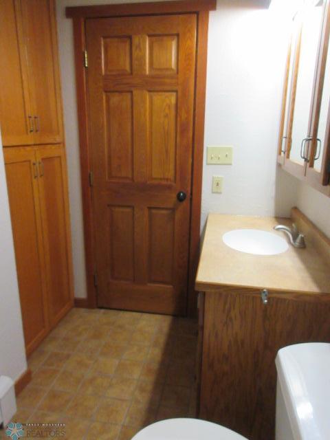 Moorhead, Minnesota 56560, United States, 2 Bedrooms Bedrooms, ,1 BathroomBathrooms,Residential,Pending,2618