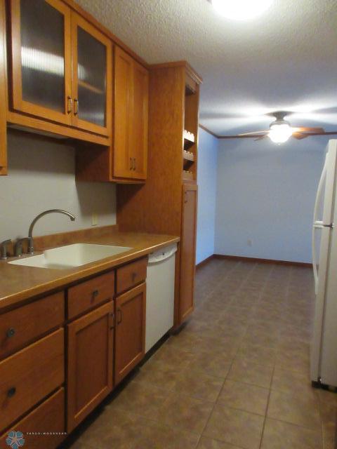 Moorhead, Minnesota 56560, United States, 2 Bedrooms Bedrooms, ,1 BathroomBathrooms,Residential,Pending,2618