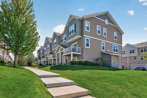 Townhouse For Sale - 1957 Commonwealth Boulevard<br/> Chanhassen, MN 55317