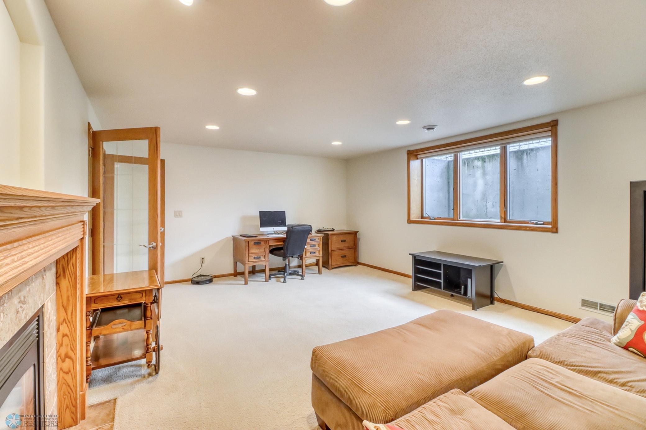 1040 36th Avenue, West Fargo, North Dakota image 48