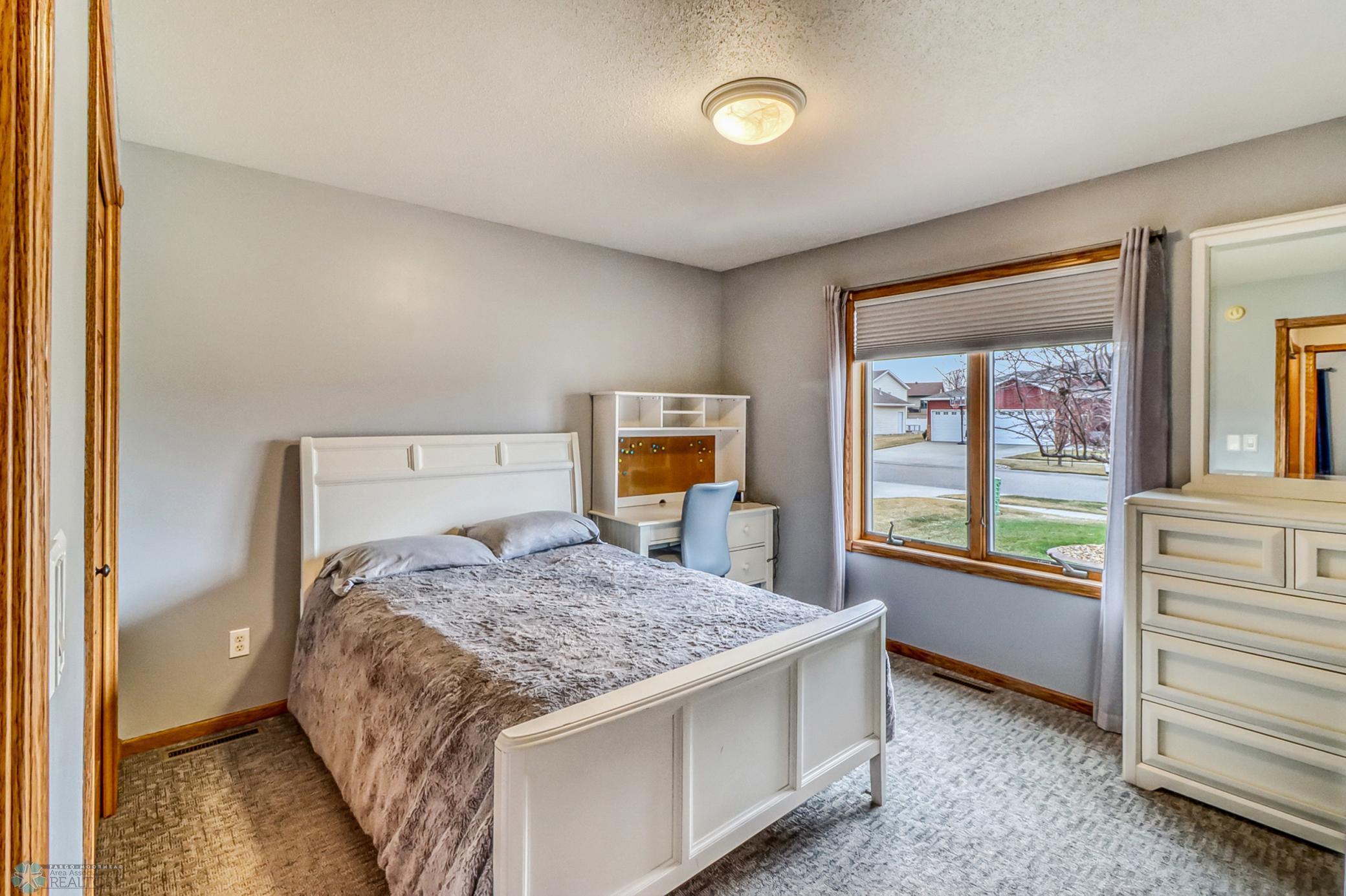 1040 36th Avenue, West Fargo, North Dakota image 38