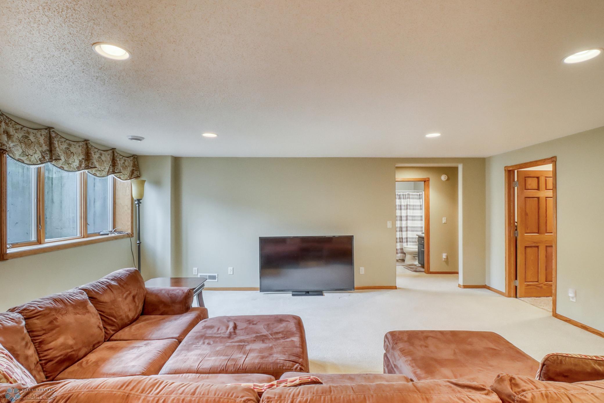 1040 36th Avenue, West Fargo, North Dakota image 44