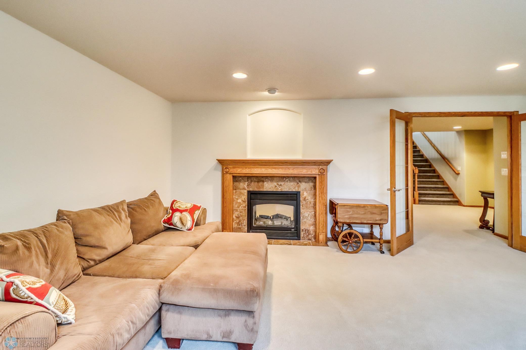 1040 36th Avenue, West Fargo, North Dakota image 46