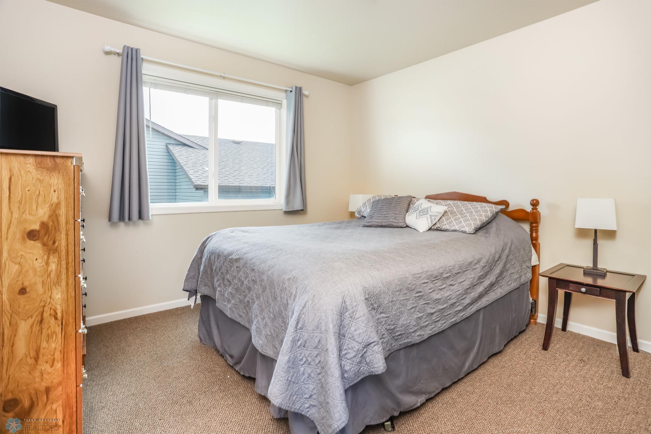 Fargo, North Dakota 58104, United States, 4 Bedrooms Bedrooms, ,2 BathroomsBathrooms,Residential,Active,206052