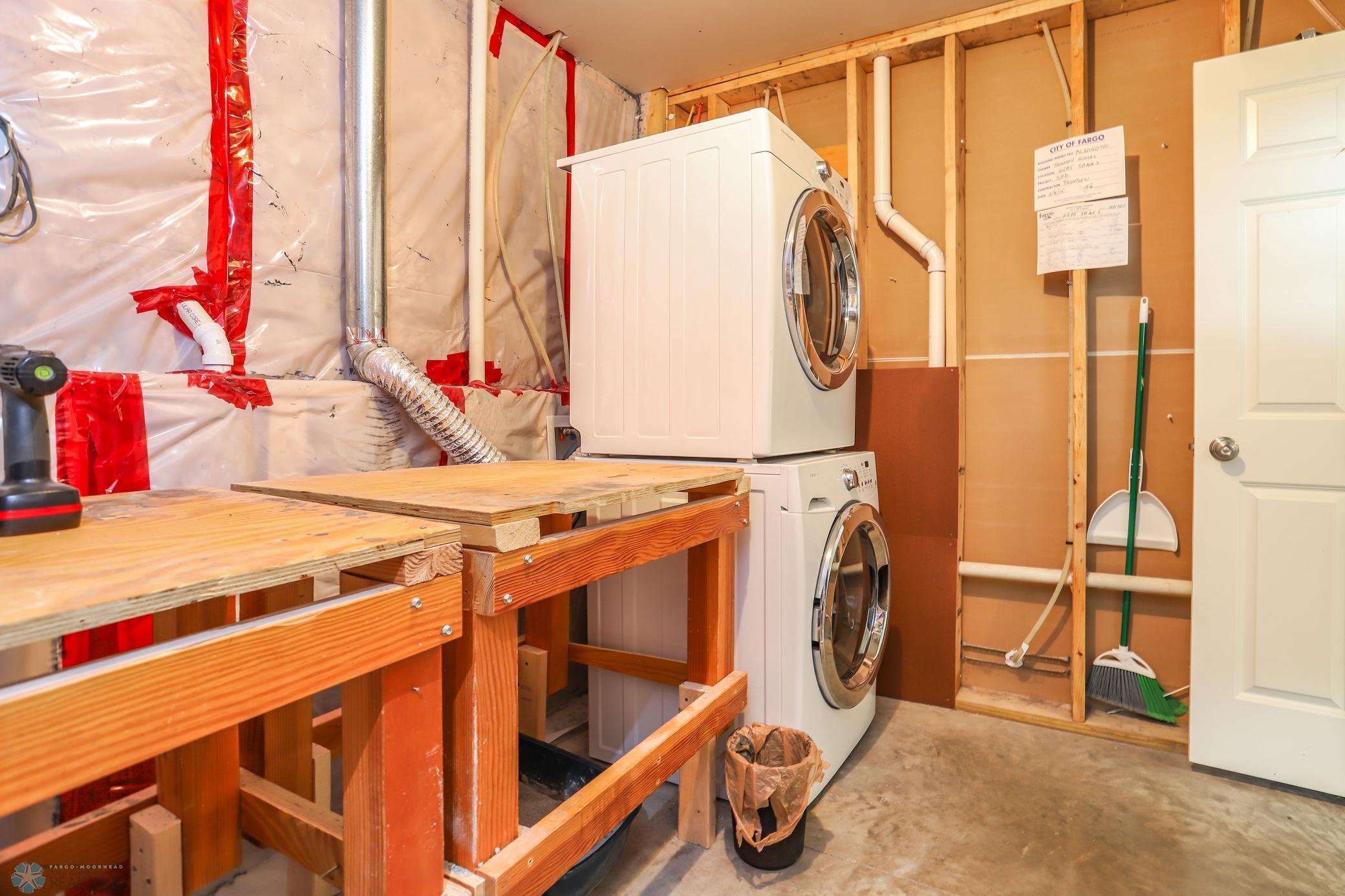 Fargo, North Dakota 58104, United States, 4 Bedrooms Bedrooms, ,2 BathroomsBathrooms,Residential,Active,206052