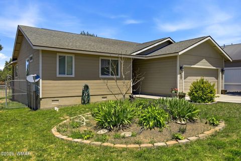 Photo of 40 N Canyon Loop, Show Low, AZ 85901 (MLS # 261384)