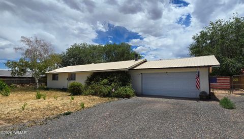 Photo of 1320 W 5th Street, Saint Johns, AZ 85936 (MLS # 261905)