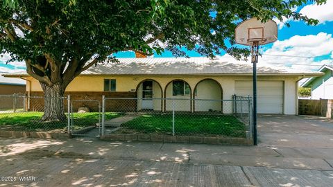 Photo of 1203 Heywood Avenue, Holbrook, AZ 86025 (MLS # 258310)