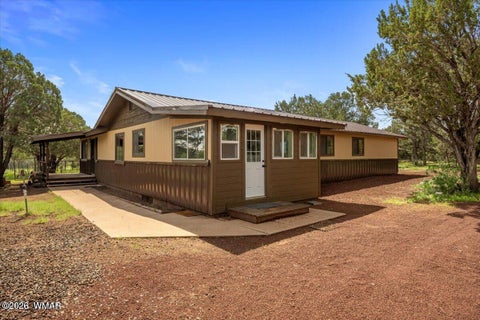 Photo of 6 County Road 3166, Vernon, AZ 85940 (MLS # 262821)