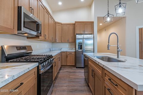 Tiny photo for 840 E Blue Jay Ln, Show Low, AZ 85901 (MLS # 256601)