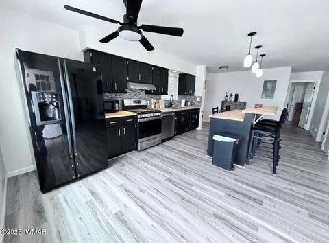 Tiny photo for 309 N 9Th Avenue, Holbrook, AZ 86025 (MLS # 259526)