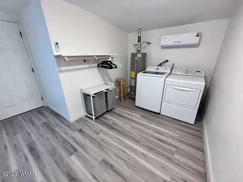 Tiny photo for 309 N 9Th Avenue, Holbrook, AZ 86025 (MLS # 259526)