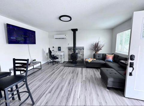 Tiny photo for 309 N 9Th Avenue, Holbrook, AZ 86025 (MLS # 259526)