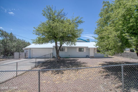 Photo of 411 W Stratton, Show Low, AZ 85901 (MLS # 261798)