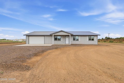 Photo of 327 Halli Jo Loop, Taylor, AZ 85939 (MLS # 262718)