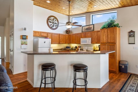 Tiny photo for 2242 Grizzly Drive, Overgaard, AZ 85933 (MLS # 262486)