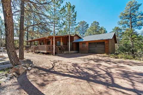 Photo of 2948 Wildcat Trail, Overgaard, AZ 85933 (MLS # 258388)