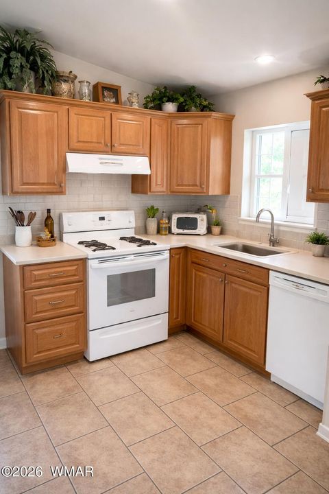 Tiny photo for 3880 S Mule Skinner Loop, Show Low, AZ 85901 (MLS # 260350)