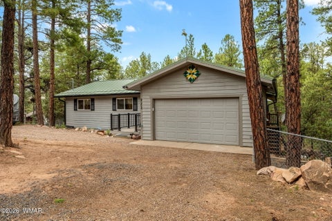 Photo of 923 Hidden Way, Show Low, AZ 85901 (MLS # 262918)