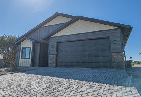 Photo of 2041 E Rimstone Drive, Show Low, AZ 85901 (MLS # 260030)