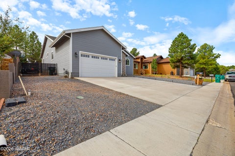 Tiny photo for 861 E Blue Jay Lane, Show Low, AZ 85901 (MLS # 263175)