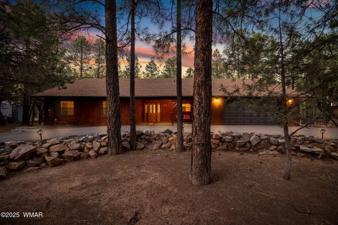 Photo of 2202 Forest Park Drive, Overgaard, AZ 85933 (MLS # 259850)