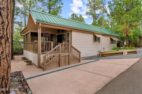 Photo of 2280 E Saddlebag Lane, Show Low, AZ 85901 (MLS # 261588)