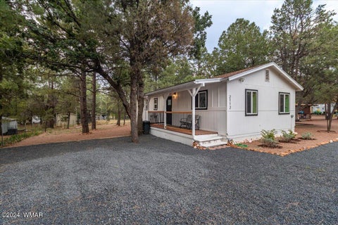 Photo of 2112 Bluejay Road, Overgaard, AZ 85933 (MLS # 262543)