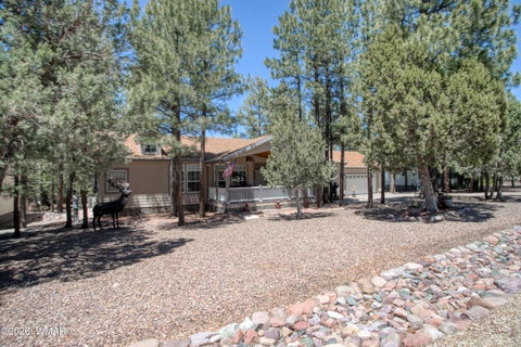 Photo of 2040 W Pineview Drive, Show Low, AZ 85901 (MLS # 261172)