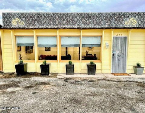 Photo of 311 W Hopi Drive, Holbrook, AZ 86025 (MLS # 260162)