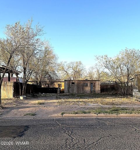 Tiny photo for 352 N 5th Avenue, Holbrook, AZ 86025 (MLS # 259937)