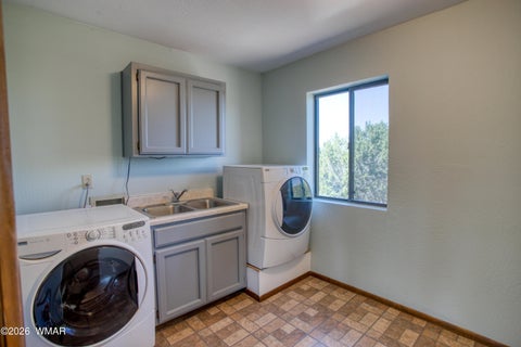 Tiny photo for 26 Palomino Place, Vernon, AZ 85940 (MLS # 261426)