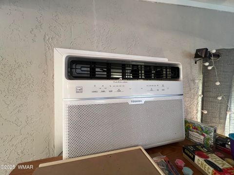 Tiny photo for 362 N 5Th Avenue, Holbrook, AZ 86025 (MLS # 258874)